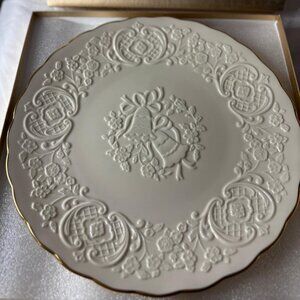 Lenox Commemorative Wedding Plate 12 1/2"  Ivory w/Gold Trim  No damage  NIB